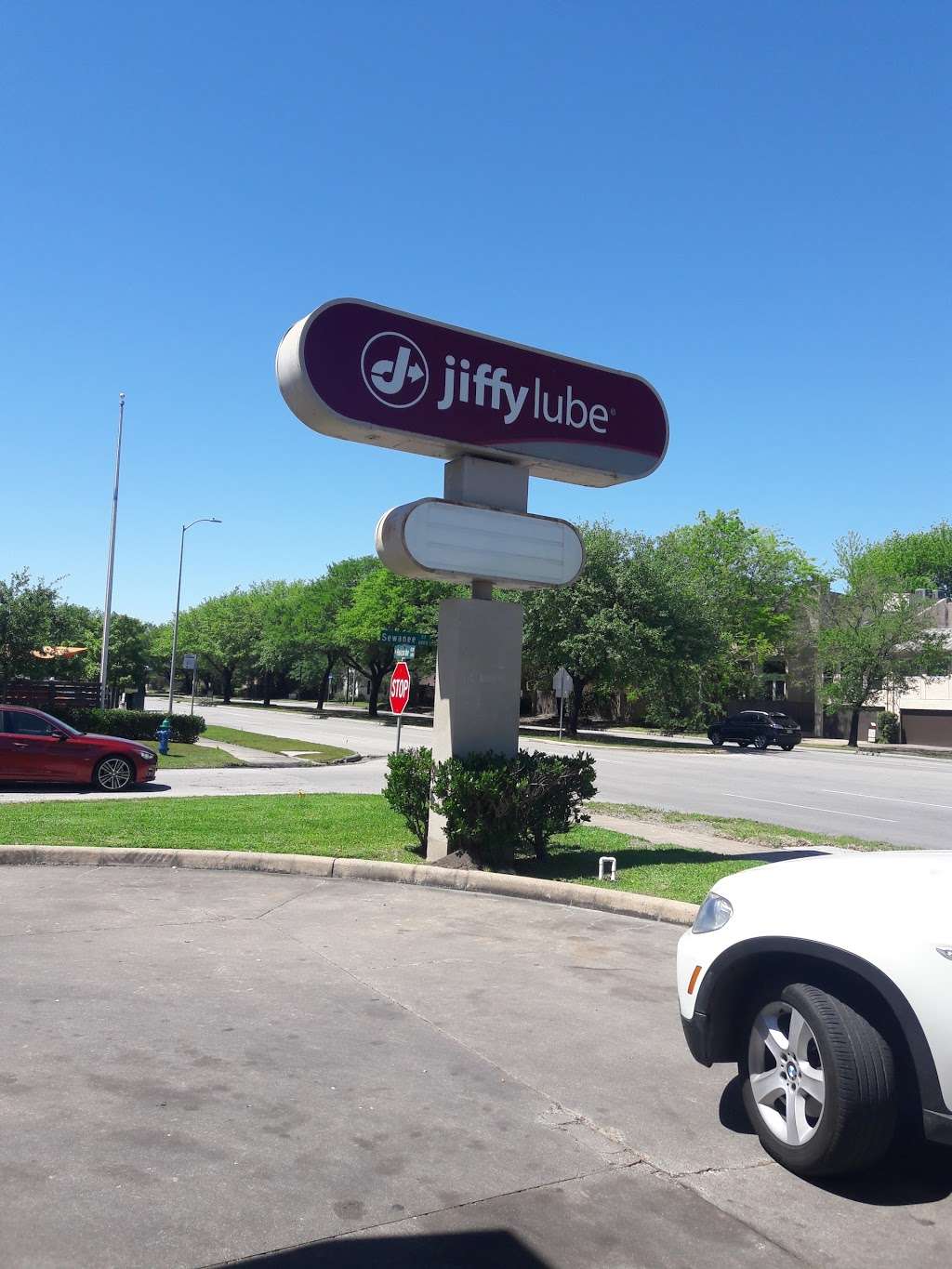 Jiffy Lube | 3435 W Holcombe Blvd, Houston, TX 77025, USA | Phone: (713) 838-8430