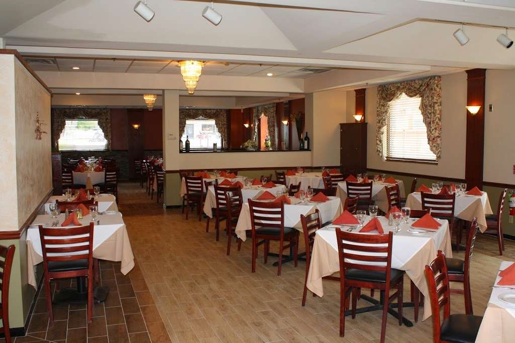 LA CASA VICINA | 1015 Little Britain Rd, New Windsor, NY 12553, USA | Phone: (845) 567-1890