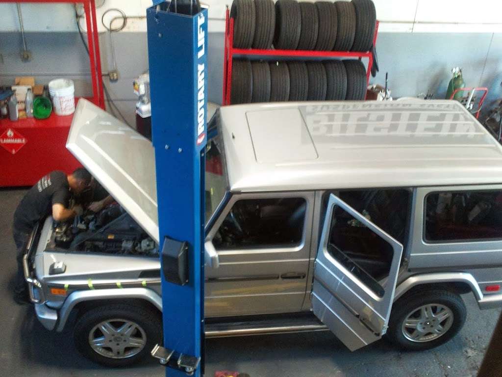 Import AutoWerks | 46 Garden Park Unit 3-4, Braintree, MA 02184, USA | Phone: (781) 818-3830