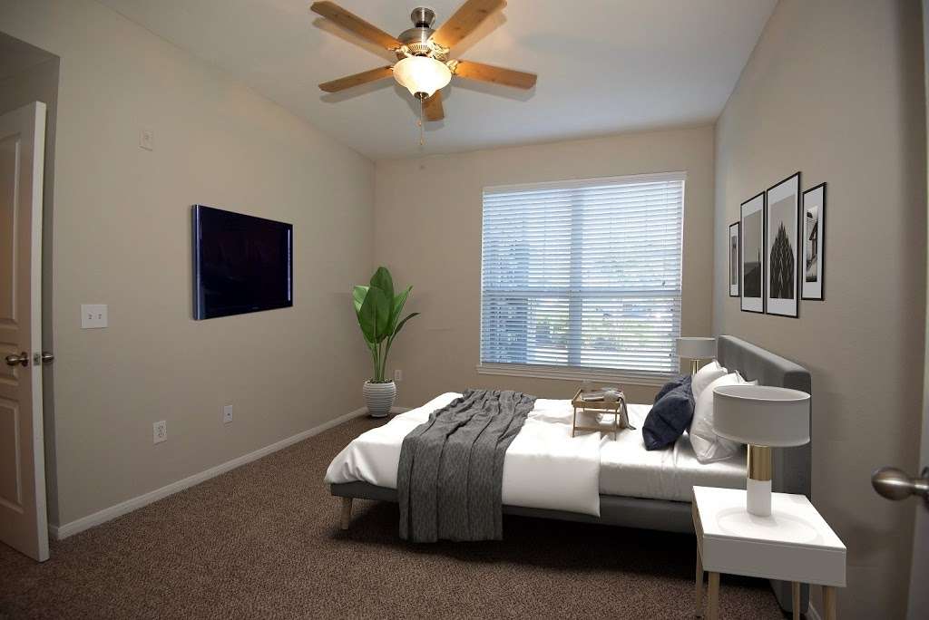 Enclave at Marys Creek Apartments | 2900 Pearland Pkwy, Pearland, TX 77581, USA | Phone: (281) 412-3100