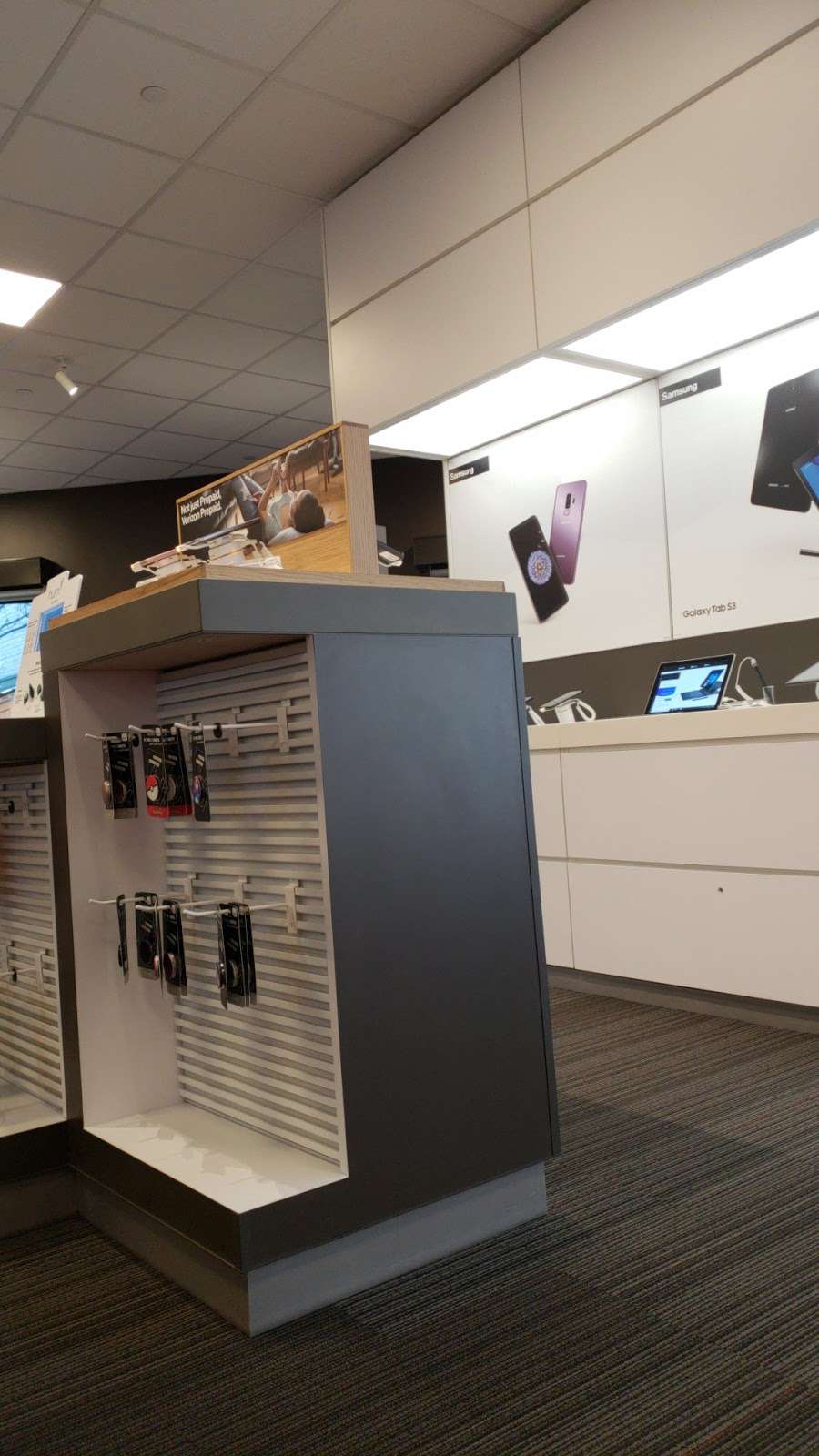 Verizon | 1500 Redwood Hwy Suite K001, Corte Madera, CA 94925 | Phone: (415) 924-9084