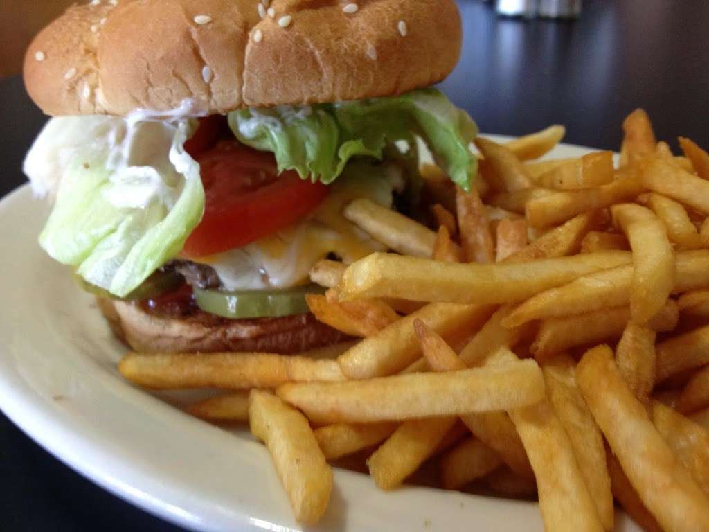 Daybreak Island Grill | 2296 Bacon St, San Diego, CA 92107, USA | Phone: (619) 222-0406