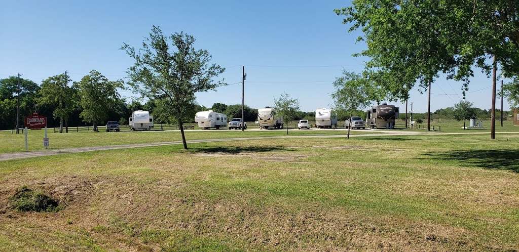 Barnyard RV | 228 Cr 402 Old Markham Rd, Bay City, TX 77414, USA | Phone: (979) 476-1429