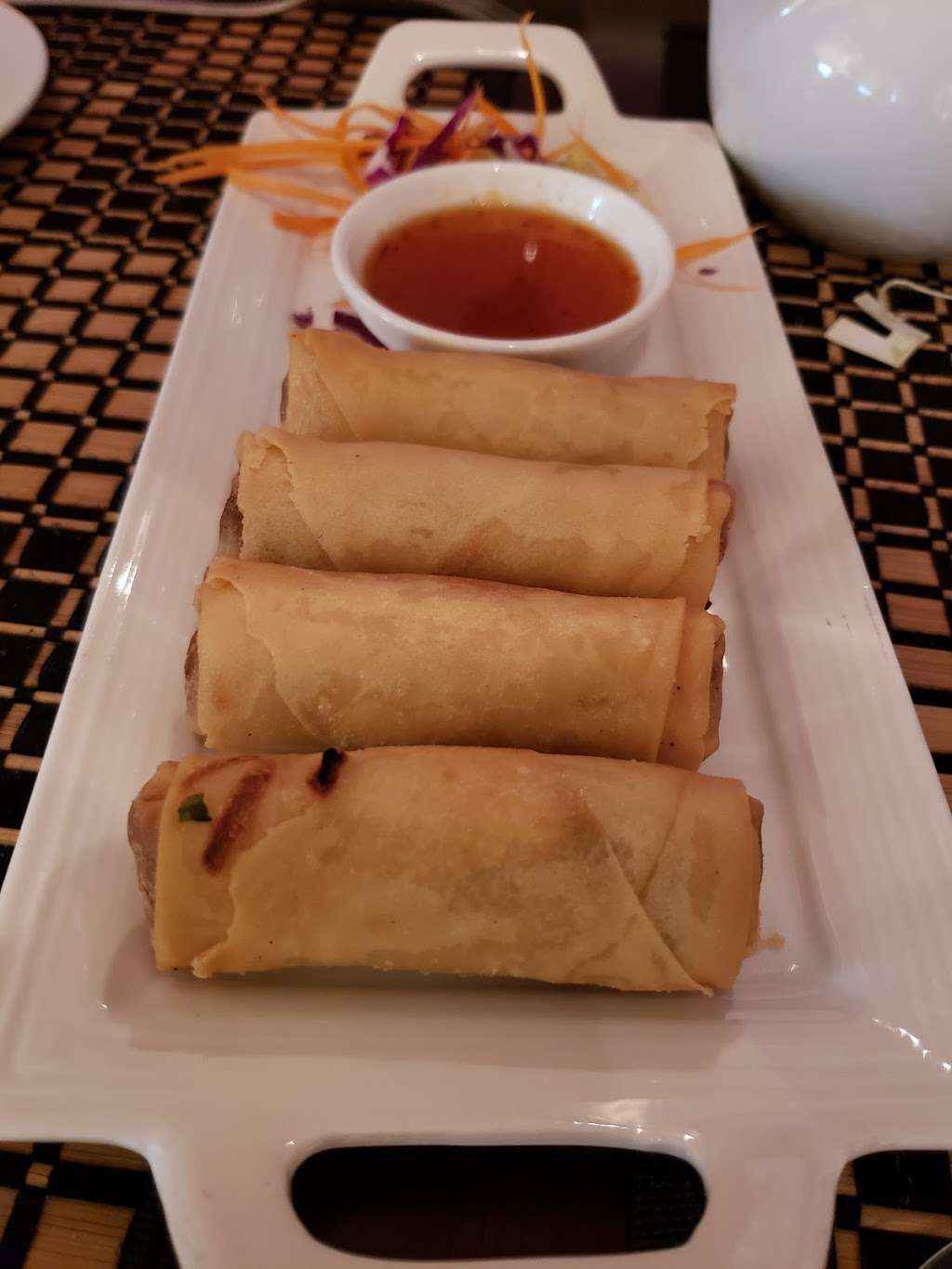 Thaiverse Restaurant | 19 E Broad Way, Lovettsville, VA 20180, USA | Phone: (703) 628-2444