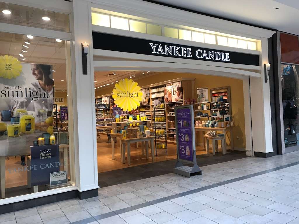 Yankee Candle | 112 Eisenhower Pkwy, Livingston, NJ 07039, USA | Phone: (973) 597-1390