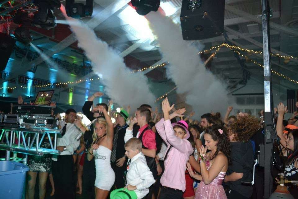 Windy City Dj & Entertainment | 335 Daniel St, Wauconda, IL 60084, USA | Phone: (847) 660-0141