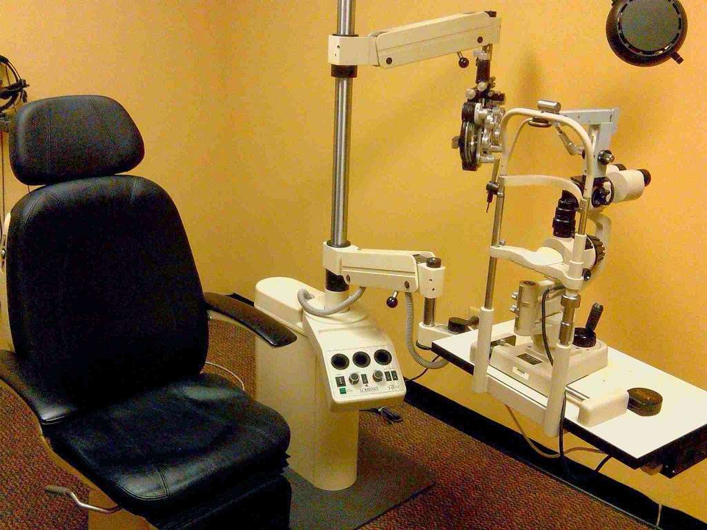 Crystal Clear Eyecare | 4743 Lincoln Hwy, Parkesburg, PA 19365, USA | Phone: (610) 347-5329