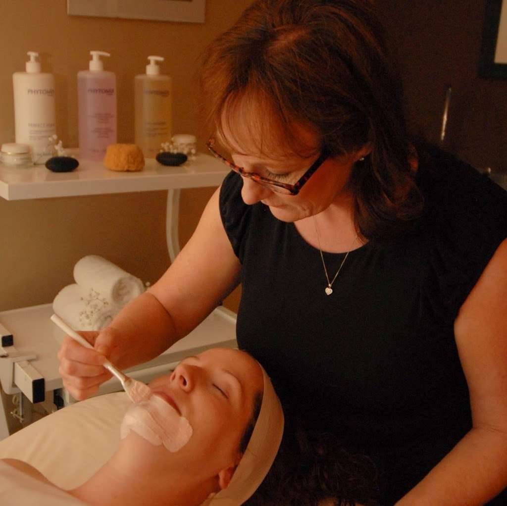 Skin n Tonic Spa and Salon | 2 Village Row, New Hope, PA 18938, USA | Phone: (267) 743-2163