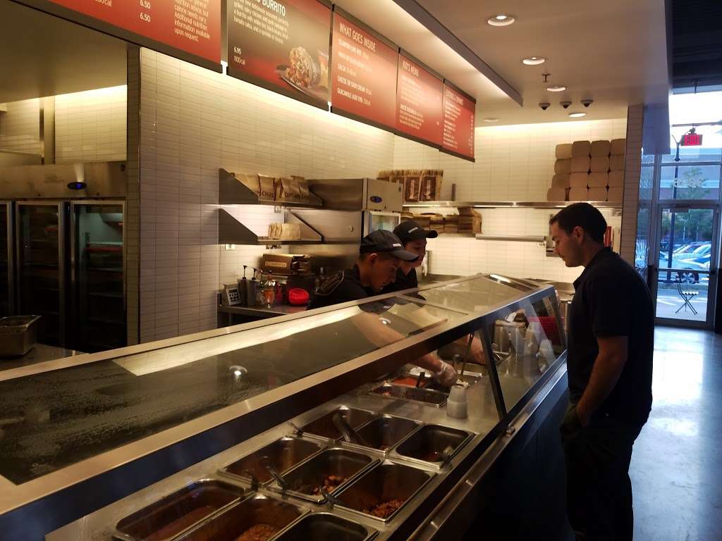 Chipotle Mexican Grill | 3846 Willow Rd, Glenview, IL 60025, USA | Phone: (847) 513-0016