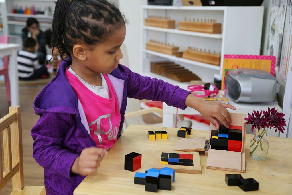 Top Hat Montessori | 18243 Flower Hill Way A, Gaithersburg, MD 20879, USA | Phone: (240) 813-0713