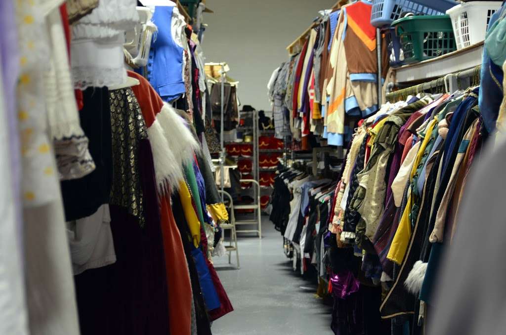 Kansas City Costume Inc | 5035 Raytown Rd, Kansas City, MO 64133, USA | Phone: (816) 221-8600