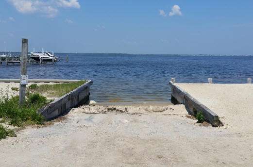 Brooklyn Avenue Bay Beach & Boat Ramp | Bay Boulevard, Lavallette, NJ 08735 | Phone: (732) 793-2111