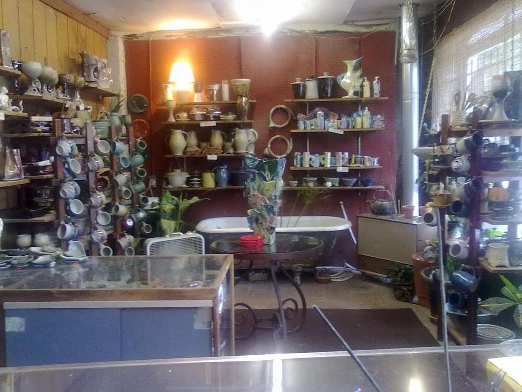 Back Door Pottery | 1714, 3922 St John Ave, Kansas City, MO 64123, USA | Phone: (816) 483-6964