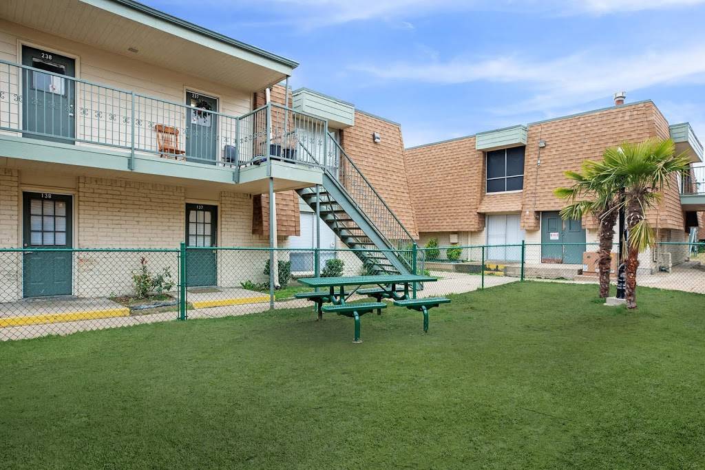 Woodside Villas Apartments | 3429 W Rochelle Rd, Irving, TX 75062, USA | Phone: (972) 255-2312