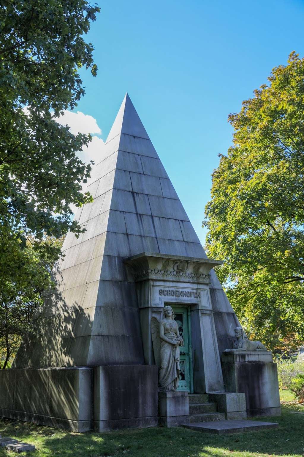 Schoenhofen Pyramid Mausoleum | Chicago, IL 60613, USA | Phone: (773) 525-1105