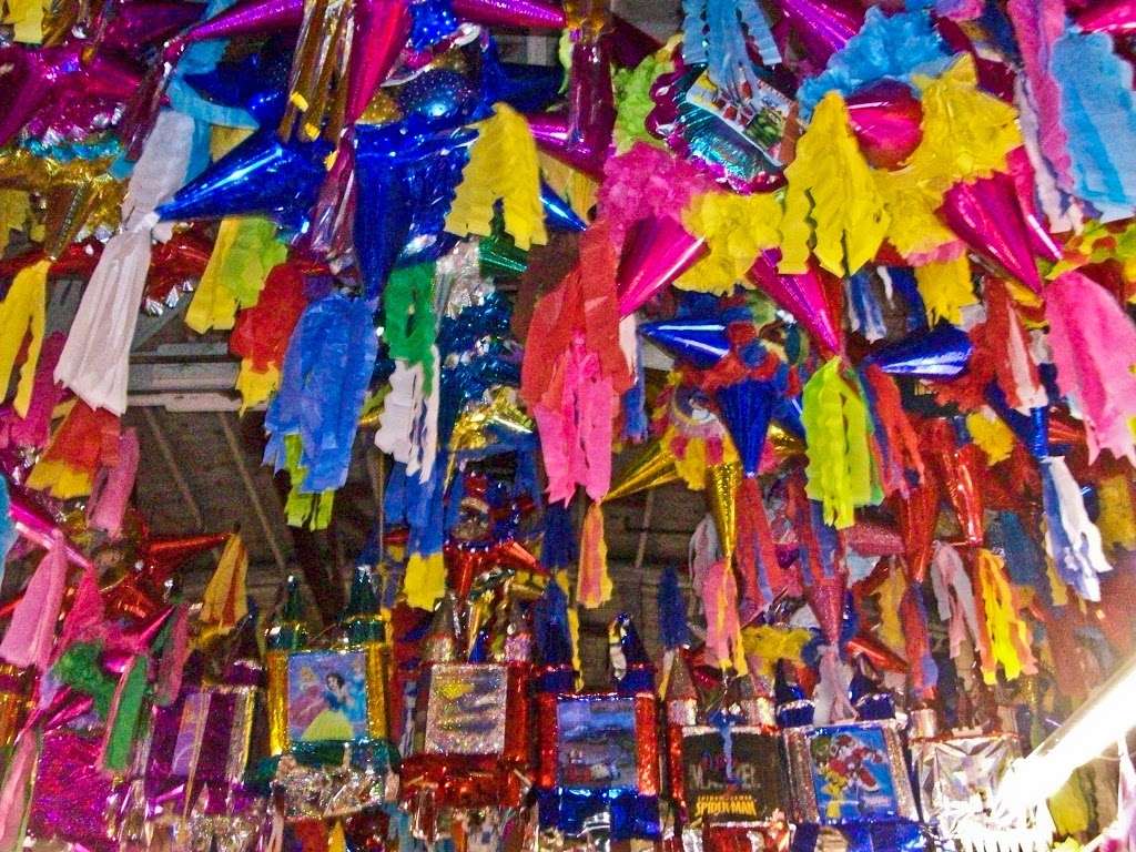 Fiesta Real Pinatas | 3229 Bertrand St, Houston, TX 77093 | Phone: (281) 449-9797