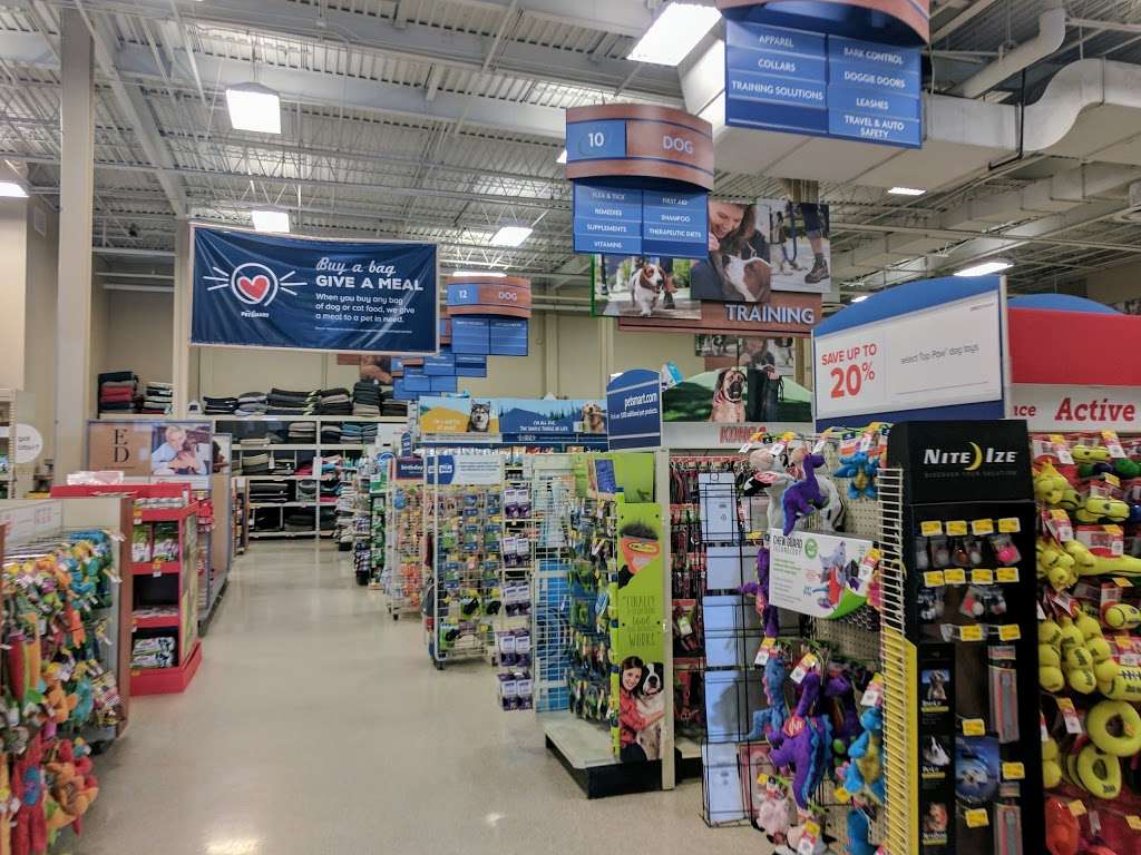 PetSmart | 60 S Route 17, Paramus, NJ 07652, USA | Phone: (201) 843-0540