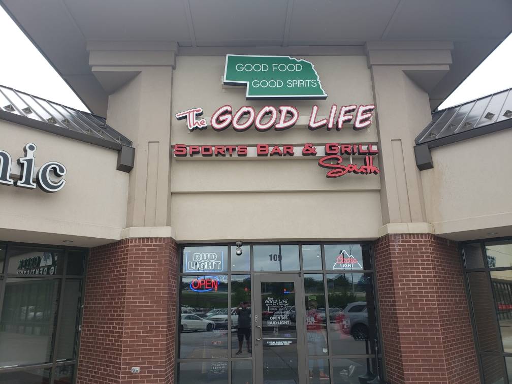 The Good Life Sports Bar and Grill Papillion (Now Open for Dine  | 11336 S 96th St #109, Papillion, NE 68046, USA | Phone: (402) 315-9007