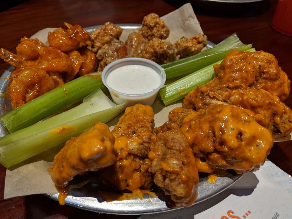 Hooters | 7702 Gateway Ln NW, Concord, NC 28027, USA | Phone: (704) 979-0130