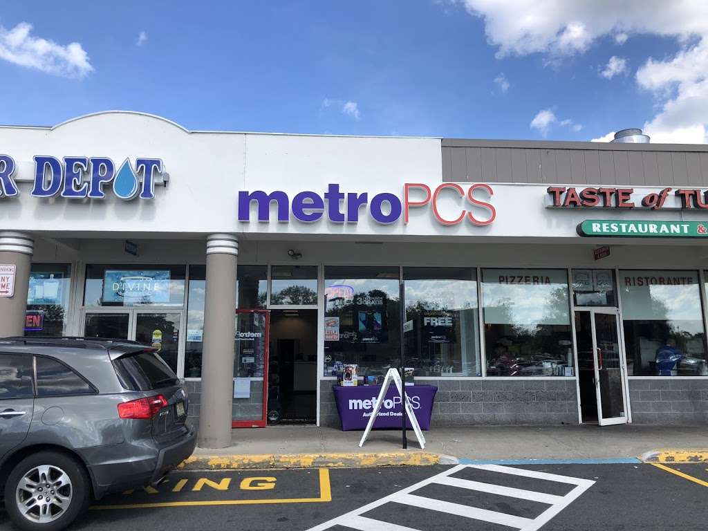 Metro by T-Mobile | 500 S River St, Hackensack, NJ 07601 | Phone: (201) 373-1000