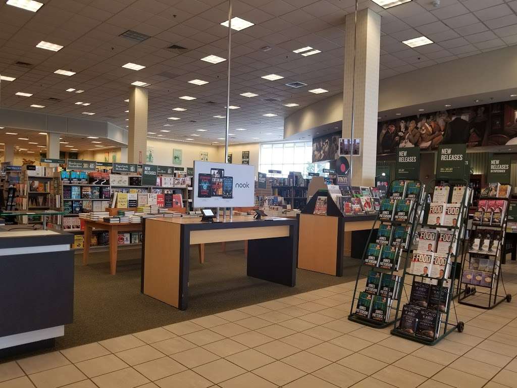 Barnes & Noble | 2751 Paper Mill Rd, Wyomissing, PA 19610, USA | Phone: (610) 236-0100