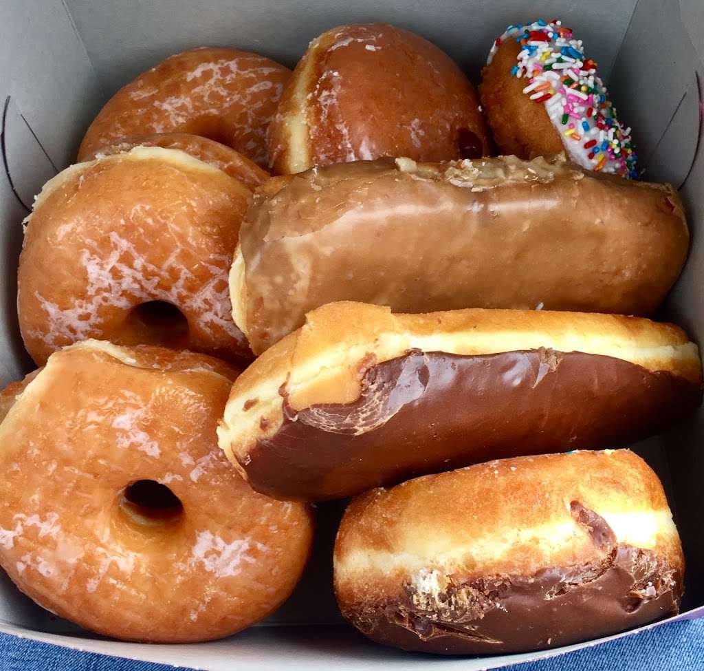 Leucadia Donut Shoppe | 1604 N Coast Hwy 101, Encinitas, CA 92024, USA | Phone: (760) 942-8981