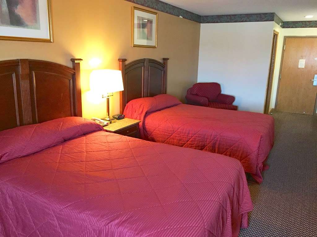 Executive Inn and Suites | 680 S Green Bay Rd, Waukegan, IL 60085, USA | Phone: (847) 244-0088