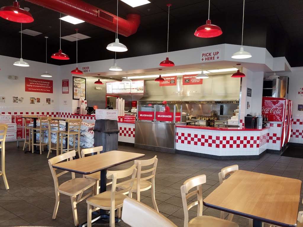 Five Guys | 701 N Milwaukee Ave, Vernon Hills, IL 60061 | Phone: (847) 680-3810