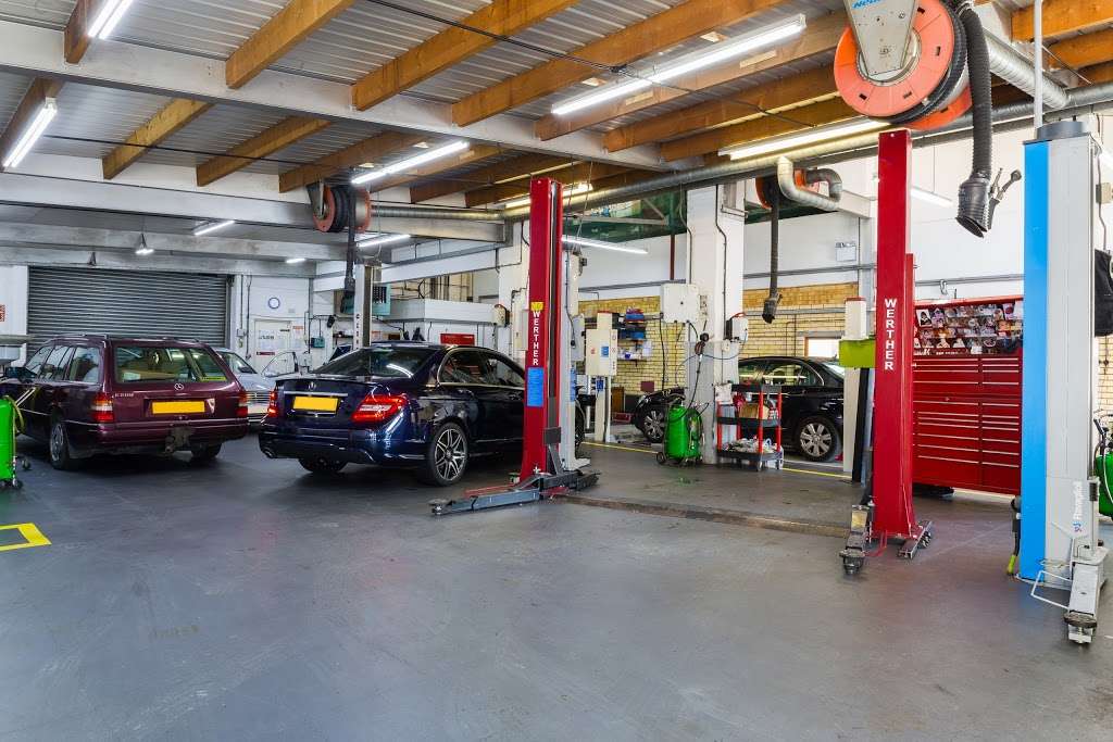 Simon Light Ltd Mercedes - Benz Specialist | Star St, Ware SG12 7AQ, UK | Phone: 01920 423342