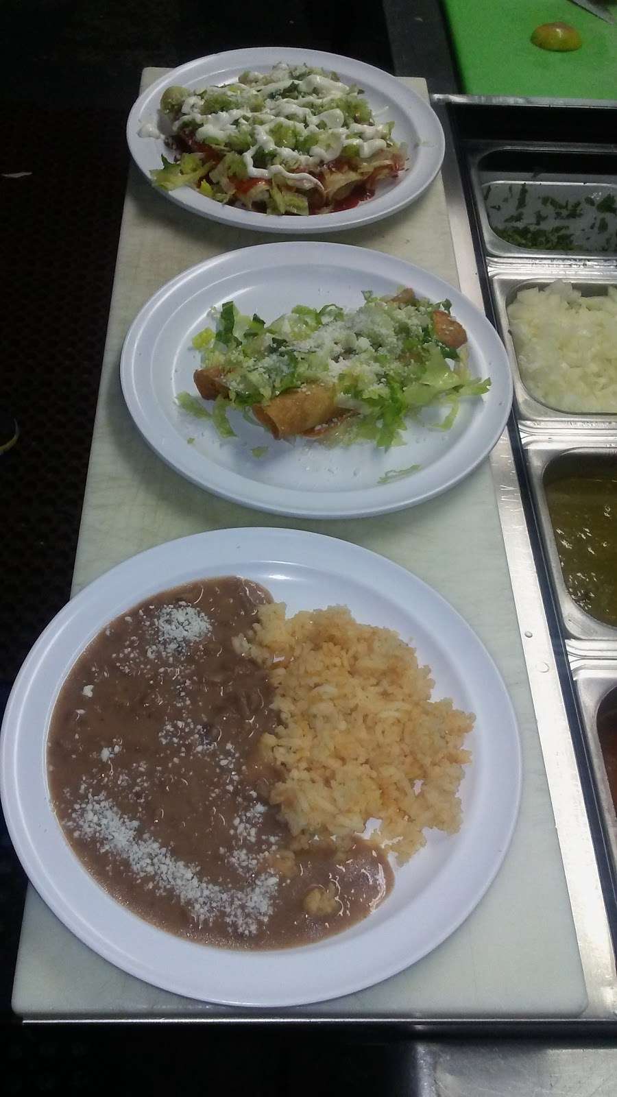 Balbuenas Mexican Restaurant | 10925 1/2 S. Figueroa, Los Angeles, CA 90061, USA | Phone: (323) 418-8502