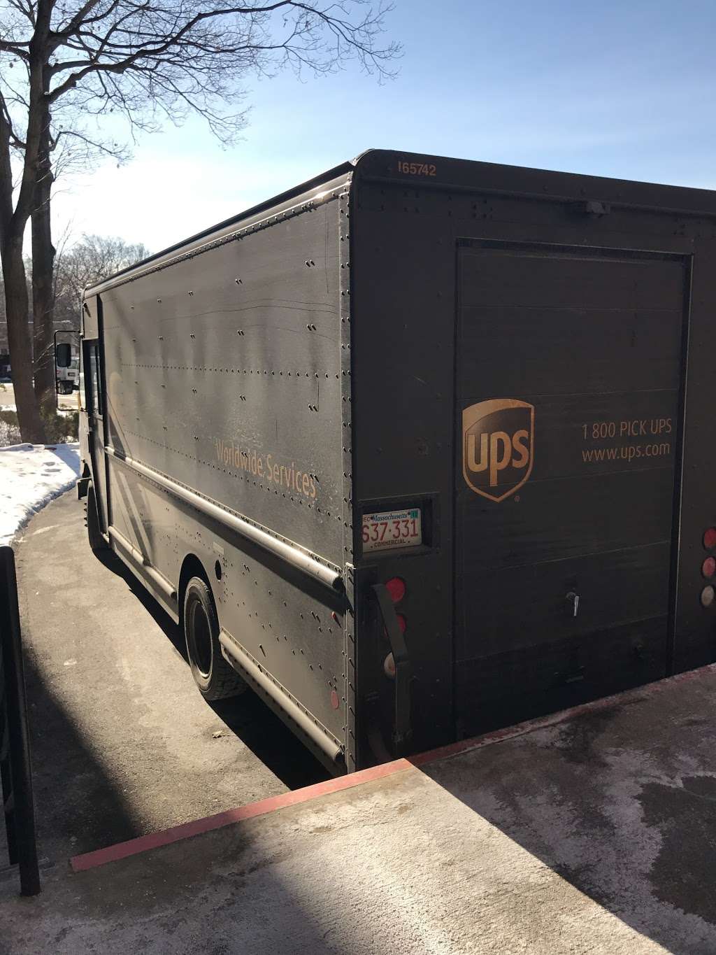 UPS Customer Center | 110 Kimball Ln, Lynnfield, MA 01940, USA | Phone: (800) 742-5877