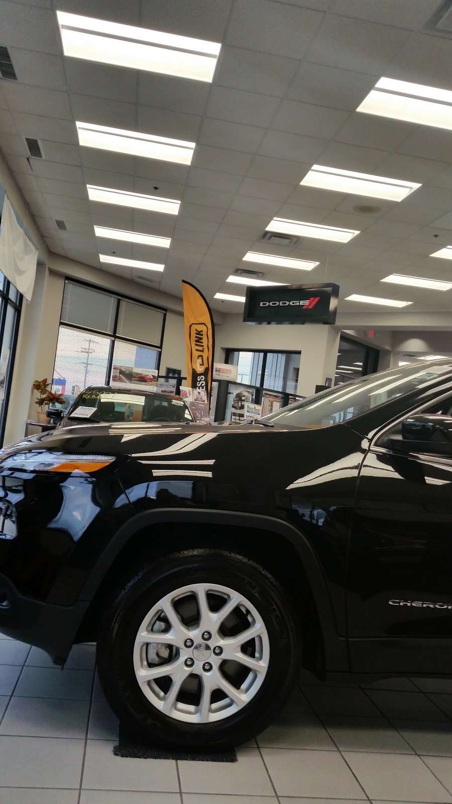 River Front Chrysler Dodge Jeep Ram | 200 Hansen Blvd, North Aurora, IL 60542, USA | Phone: (630) 907-1700