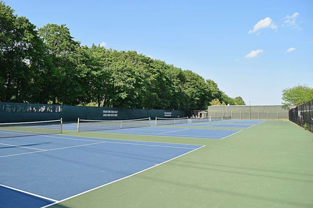 Sterling Farms Tennis Club | 1349 Newfield Ave, Stamford, CT 06905, USA | Phone: (203) 321-0006