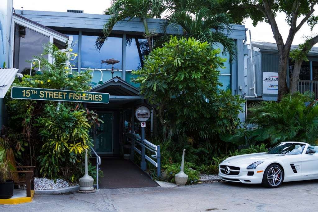 15th Street Fisheries | 1900 SE 15th St, Fort Lauderdale, FL 33316, USA | Phone: (954) 763-2777