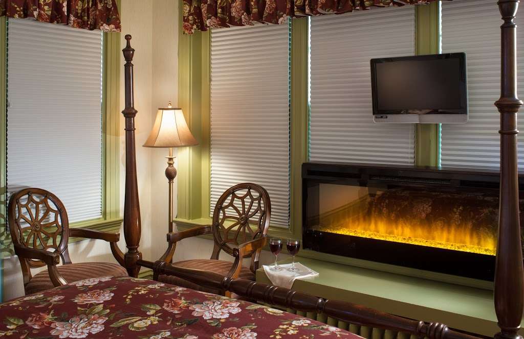 Kings Cottage Bed & Breakfast | 1049 E King St, Lancaster, PA 17602, USA | Phone: (717) 397-1017