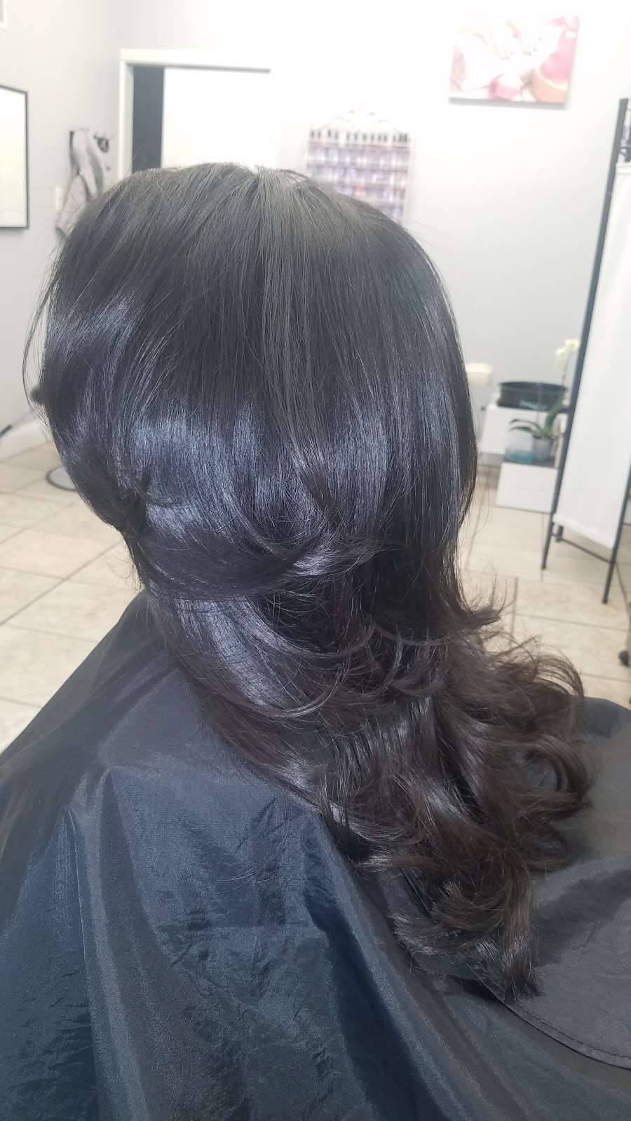 Chicago Forever Chic Hair Salon | 2445 W Armitage Ave, Chicago, IL 60647, USA | Phone: (773) 592-9303