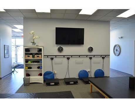 Active Medical Center | 754 S 8th St, West Dundee, IL 60118 | Phone: (847) 994-3999