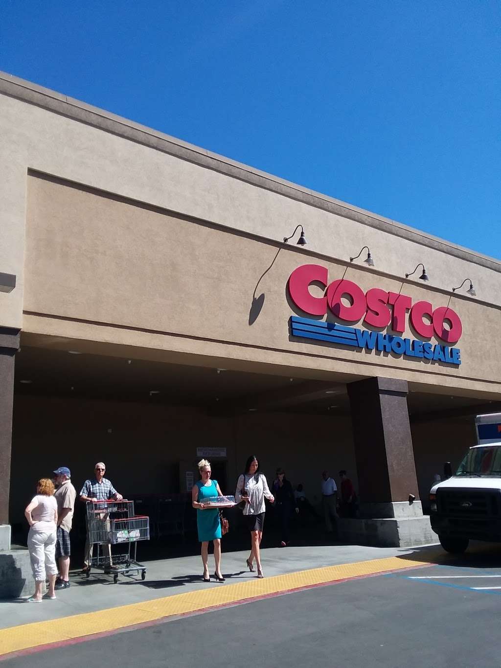 Costco Wholesale | 1755 Hacienda Dr, Vista, CA 92081, USA | Phone: (760) 631-7255