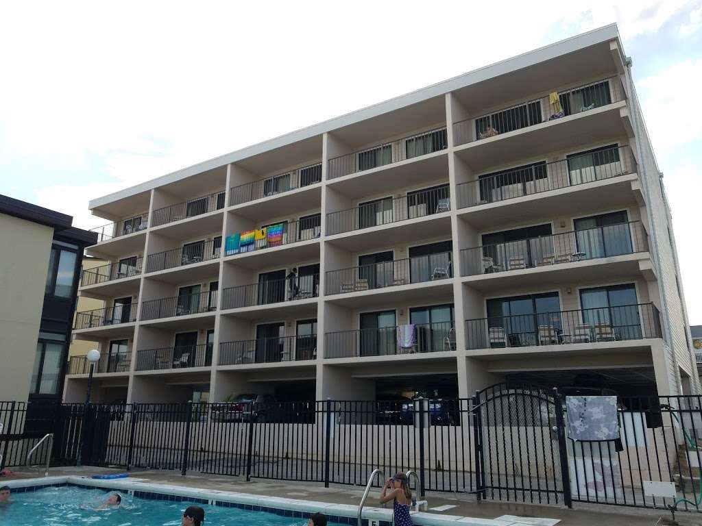 Saint Tropez Condominium | 7 81st St, Ocean City, MD 21842, USA | Phone: (410) 524-6301