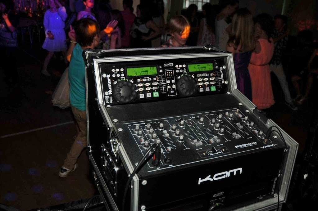 Adphonics Mobile Disco | 51 Tyrrells Rd, Billericay CM11 2QE, UK | Phone: 01277 657393