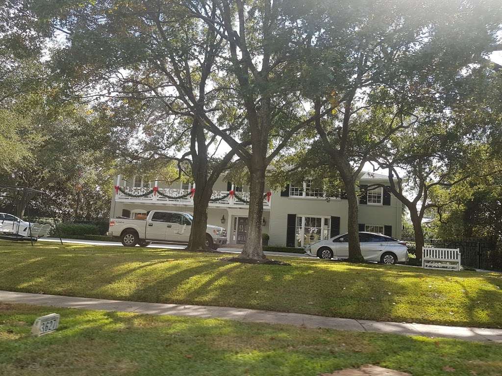 1600-1622 River Oaks Blvd Parking | 1600-1622 River Oaks Blvd, Houston, TX 77019, USA