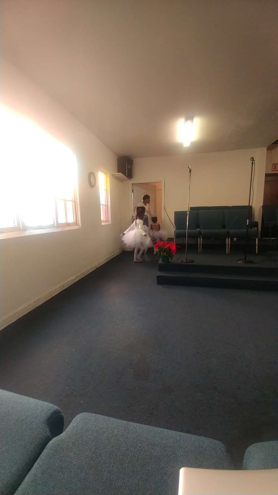 Faithful Service Baptist Church | 1416 W 37th Dr, Los Angeles, CA 90018, USA | Phone: (323) 735-7162