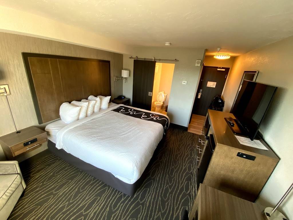 La Quinta Inn & Suites by Wyndham Anchorage Airport | 3501 Minnesota Dr, Anchorage, AK 99503, USA | Phone: (907) 276-8884