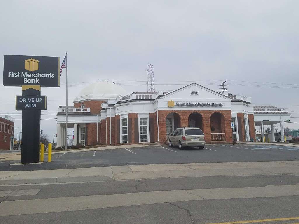 First Merchants Bank | 899 W Washington St, Monticello, IN 47960, USA