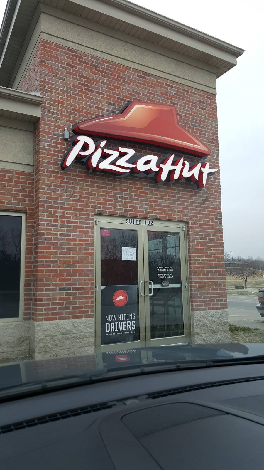 Pizza Hut | 5533 NW 1st St, Lincoln, NE 68521, USA | Phone: (402) 467-0509