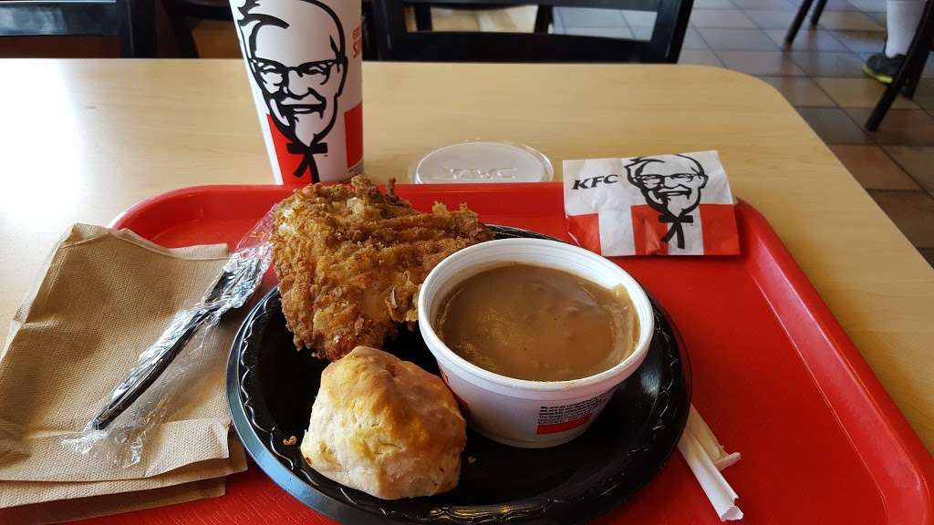 KFC | 1005 Bichara Blvd, Lady Lake, FL 32159 | Phone: (352) 259-0901