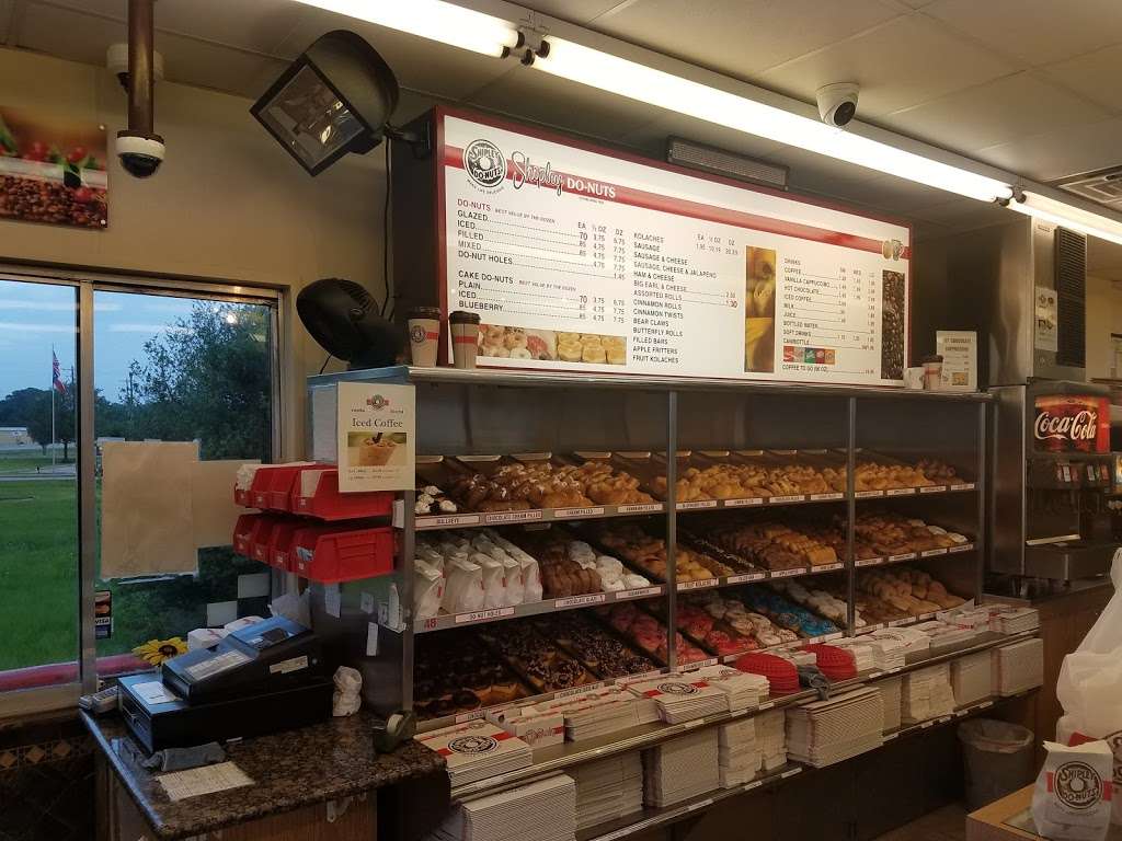 Shipley Do-Nuts | 1479 Hwy 6, Alvin, TX 77511, USA | Phone: (281) 824-8007