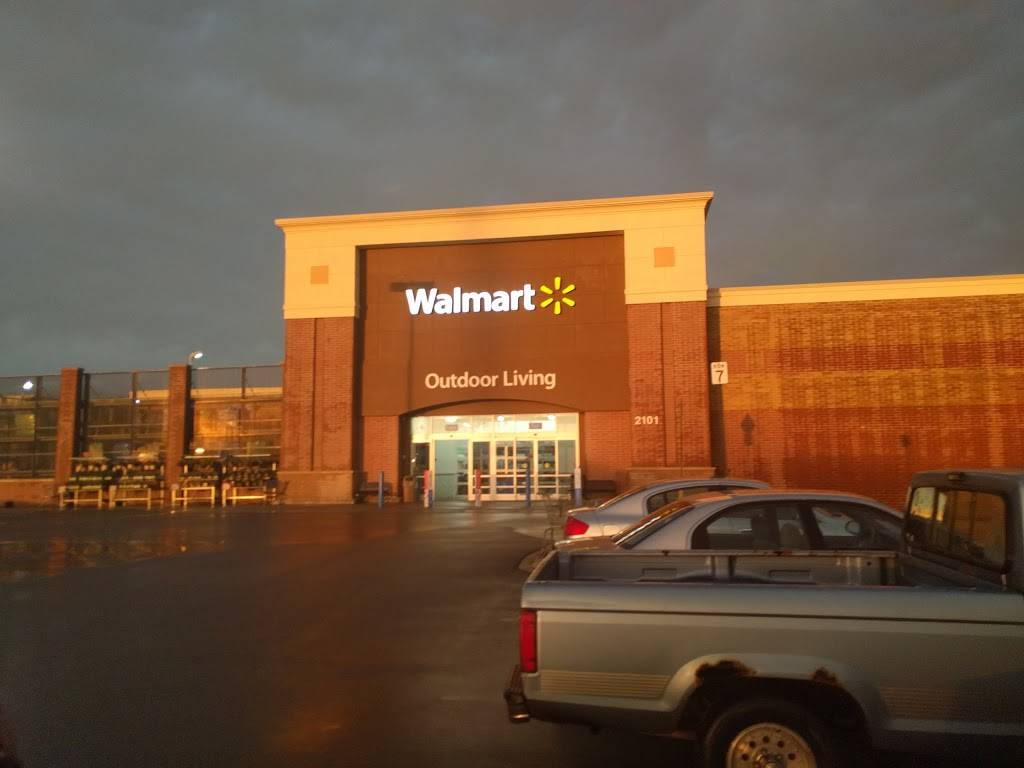 Walmart Supercenter | 2151 Royal Ave, Monona, WI 53713, USA | Phone: (608) 226-0913