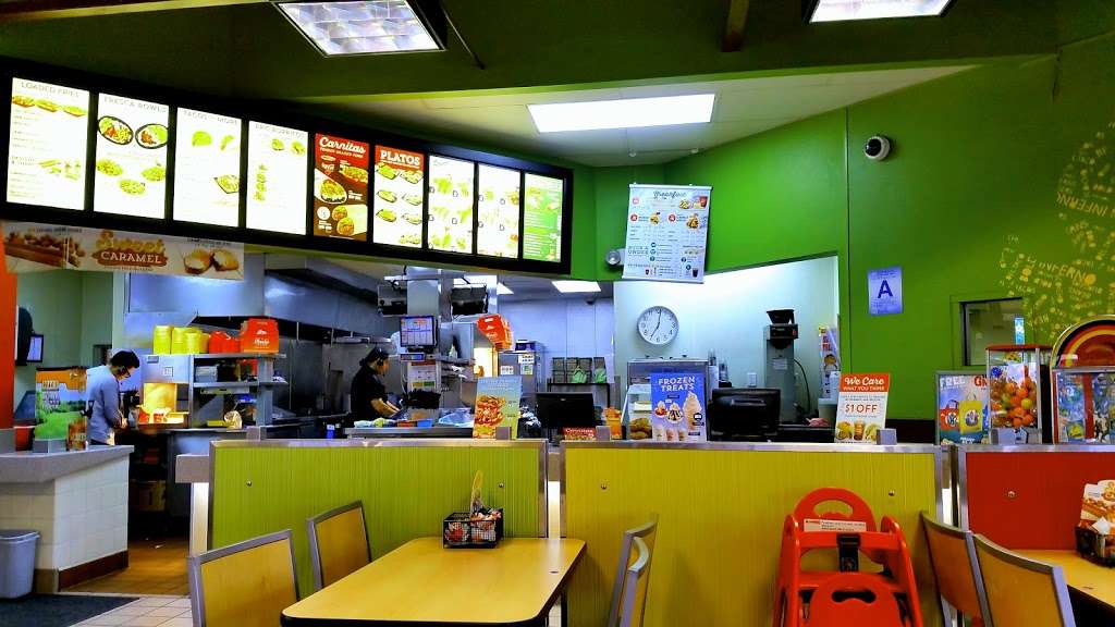 Del Taco | 2000 Riverside Ave, Rialto, CA 92377, USA | Phone: (909) 877-9700