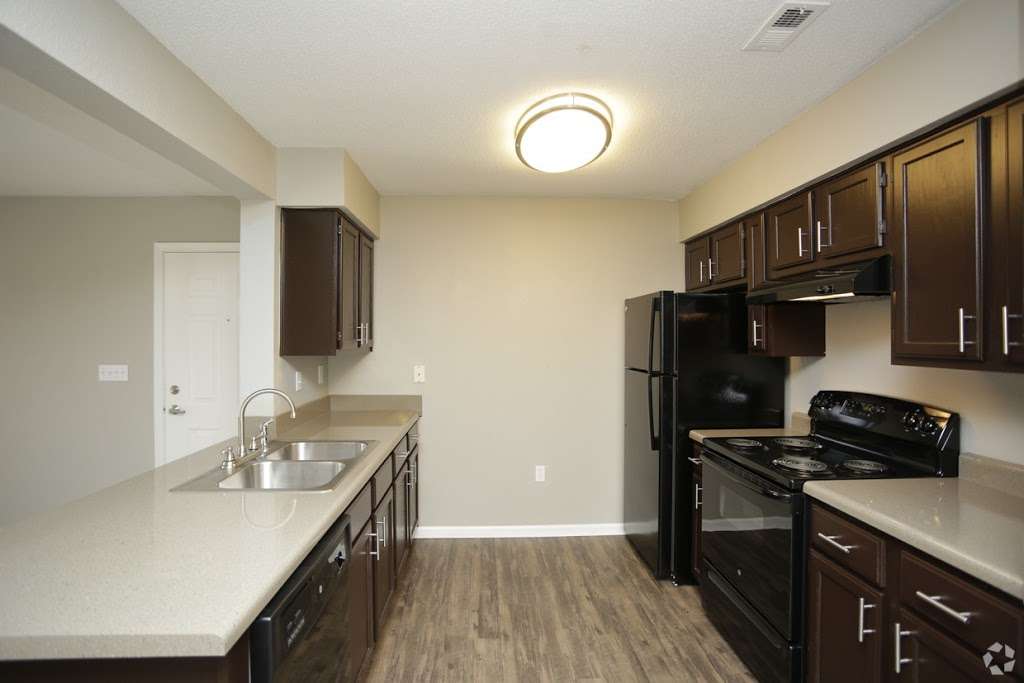 The Township Apartment Homes | 400 NE 103rd St, Kansas City, MO 64155, USA | Phone: (816) 734-4030